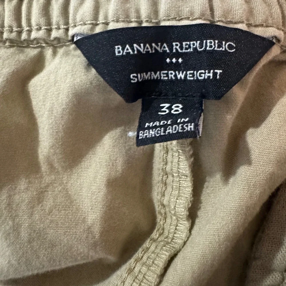 Banana Republic Summerweight Chino Shorts Mens 38 Khaki Tan Elastic‎ Waist